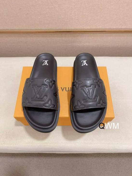 Picture of Louis Vuitton Slippers _SKULVsz38-45TF0165281